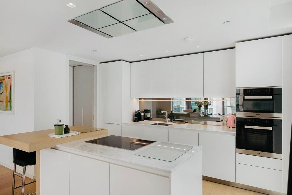 Property photo 3 of 6 Kitchen 