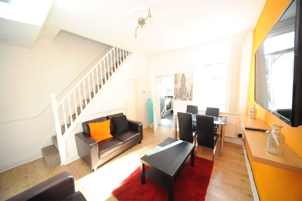 Property photo 1 of 6 Lounge 2.Jpg