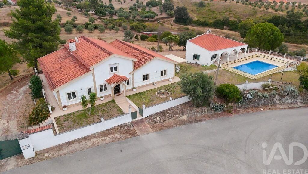 Property photo 1 of 29