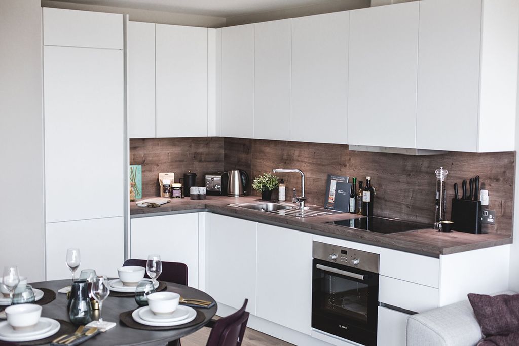 Property photo 1 of 10 Kitchen