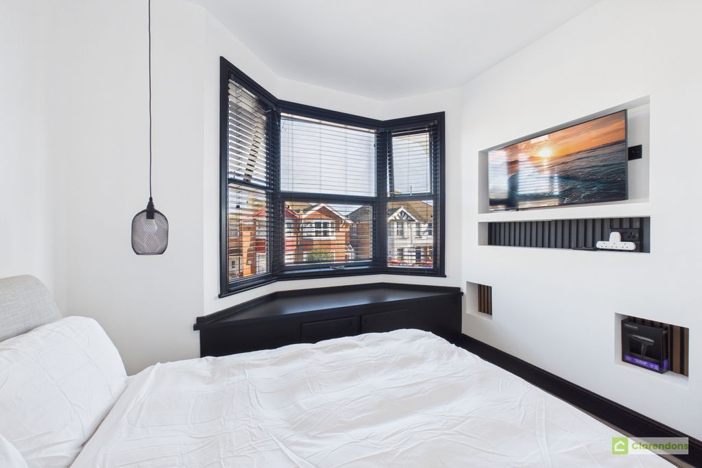 Property photo 3 of 6 Cam02528G0-Pr0446-Still003