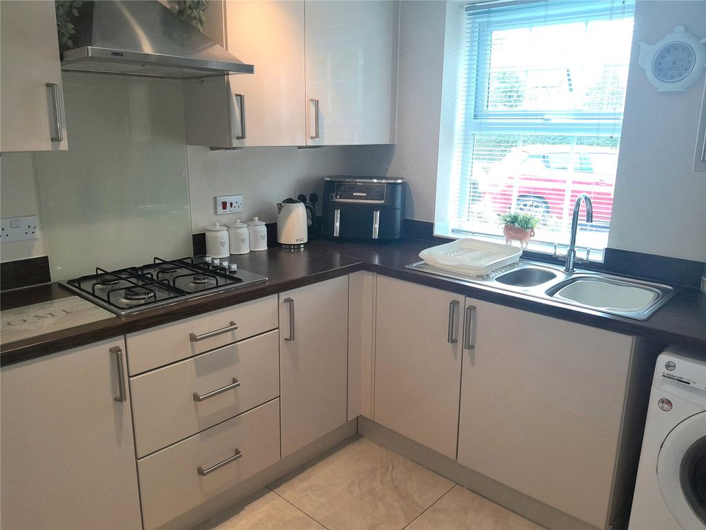 Property photo 2 of 16 Picture No. 03