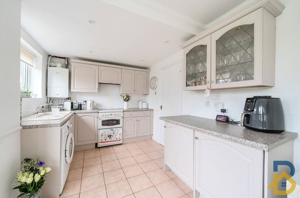 Property photo 3 of 12 Picture No. 32