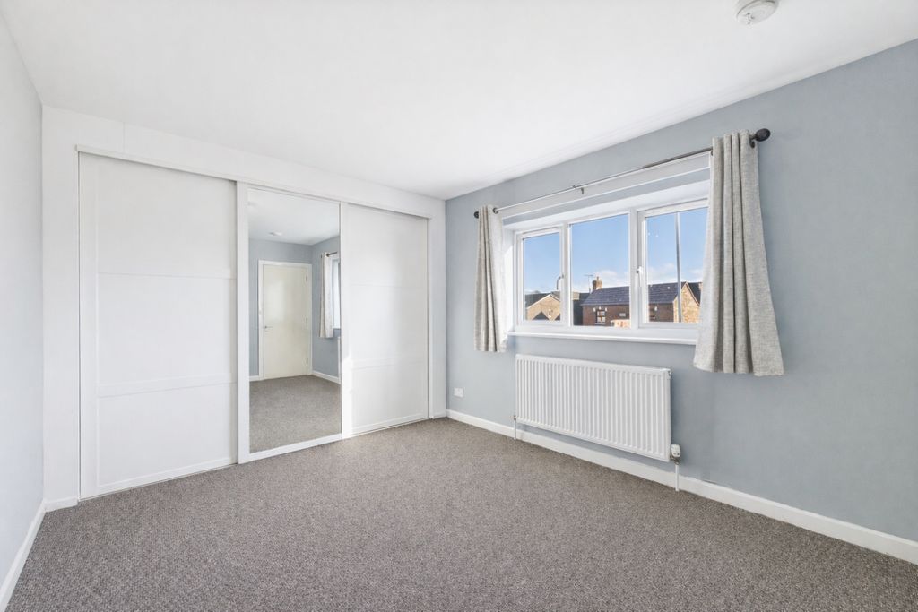 Property photo 3 of 5 Bedroom - Wesley