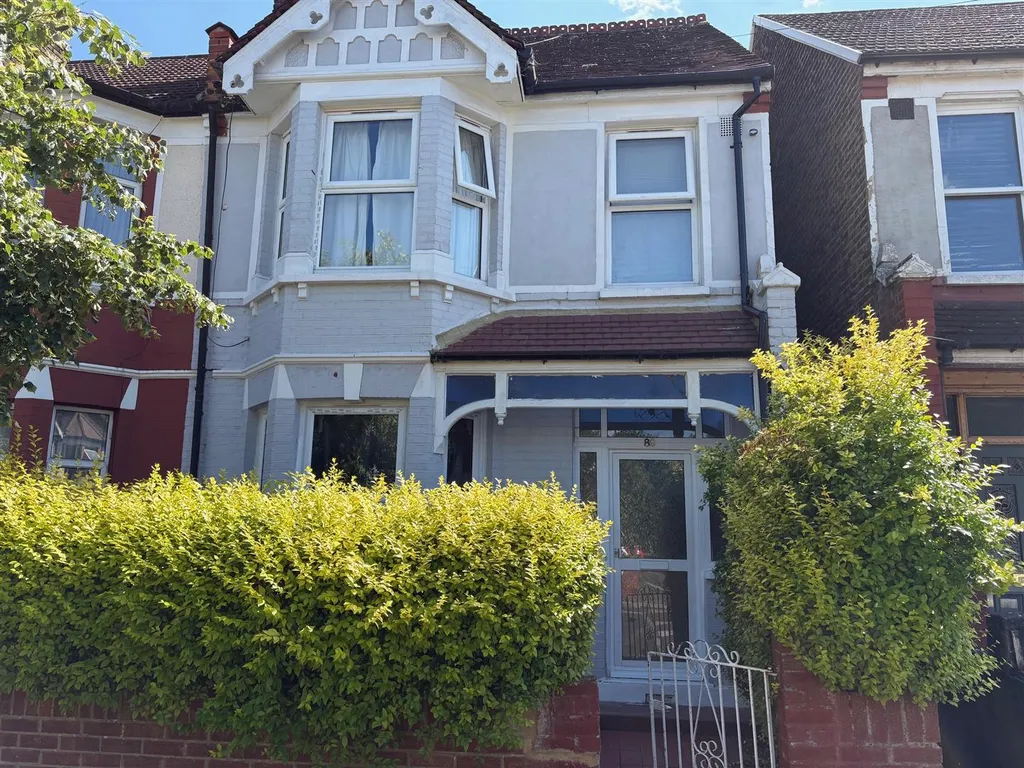 House in London, Mitcham - View 3