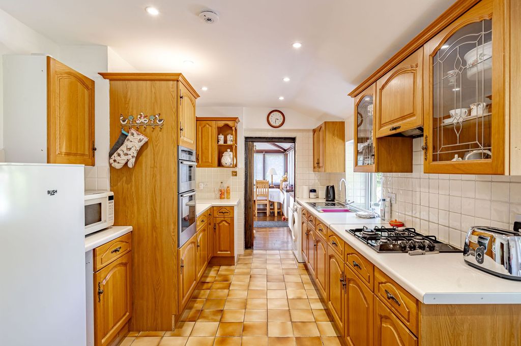 Property photo 3 of 25