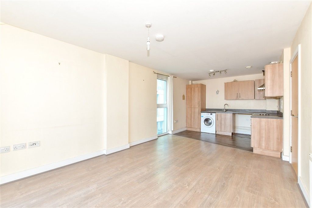 Property photo 2 of 10 Lounge/Kitchen