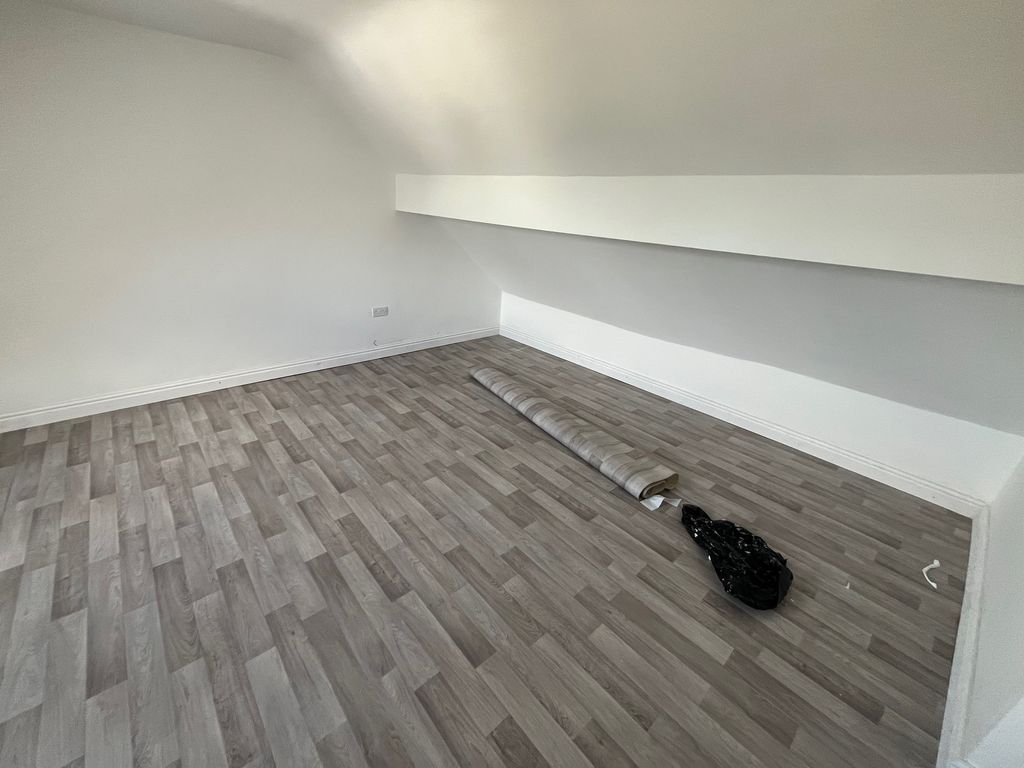 Property photo 2 of 5 Image