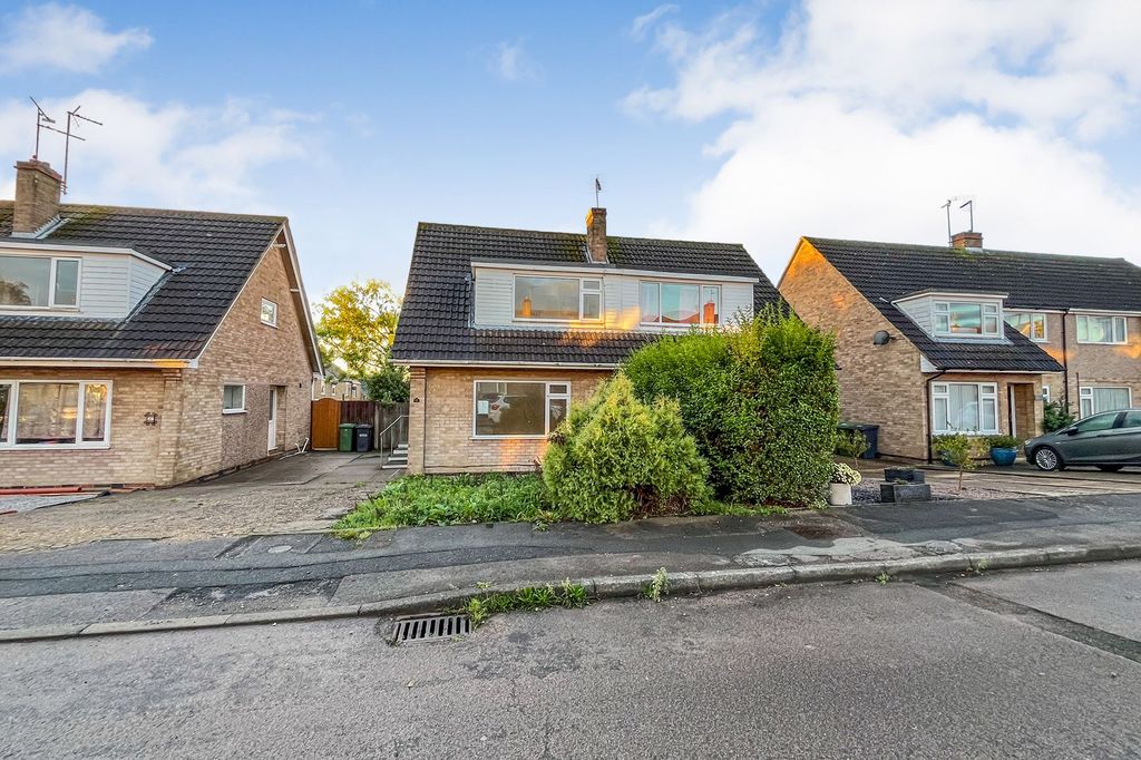 Property photo 1 of 4 17 Badger Close Yaxley Peterborough Pe7 3Ju