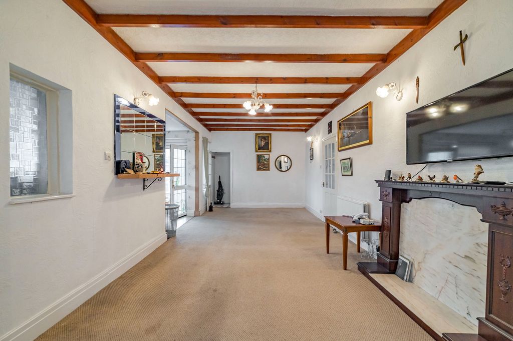 Property photo 3 of 29