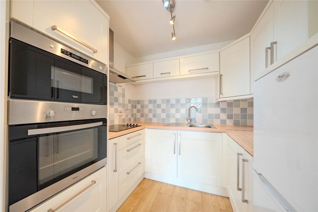 Property photo 1 of 9 Picture No. 12