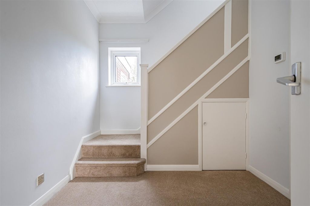 Property photo 2 of 25 12_79129.Jpg