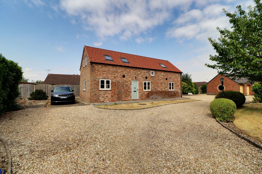 Property photo 1 of 34