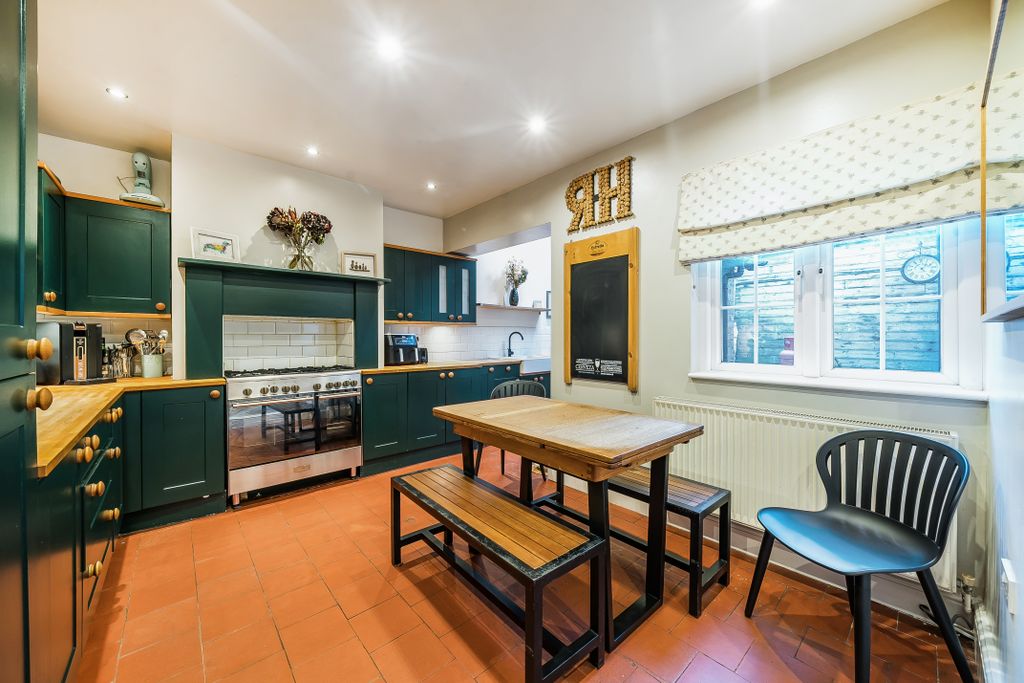 Property photo 2 of 16 1370321-14-68Fb6Eca2F48B