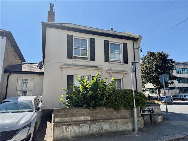 Property photo 1 of 10 Front