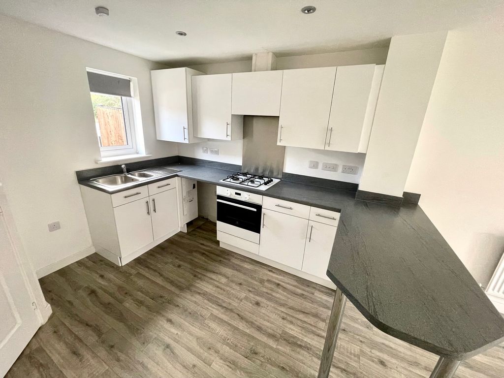 Property photo 2 of 13 Image