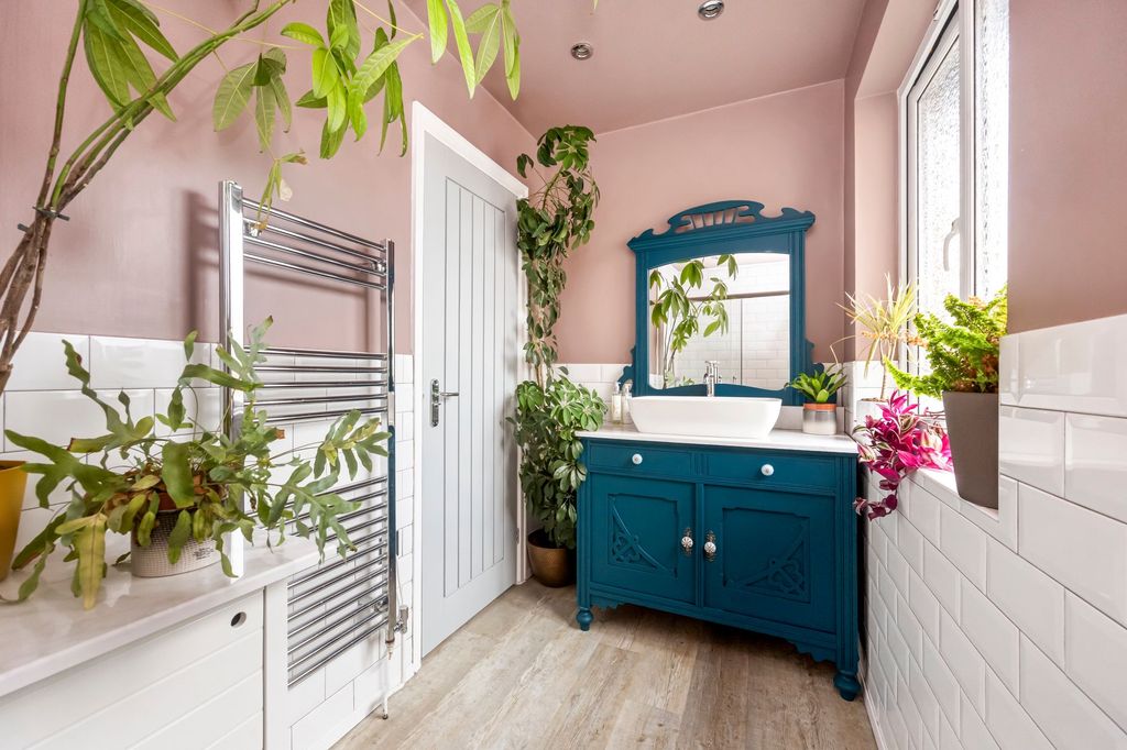 Property photo 3 of 28