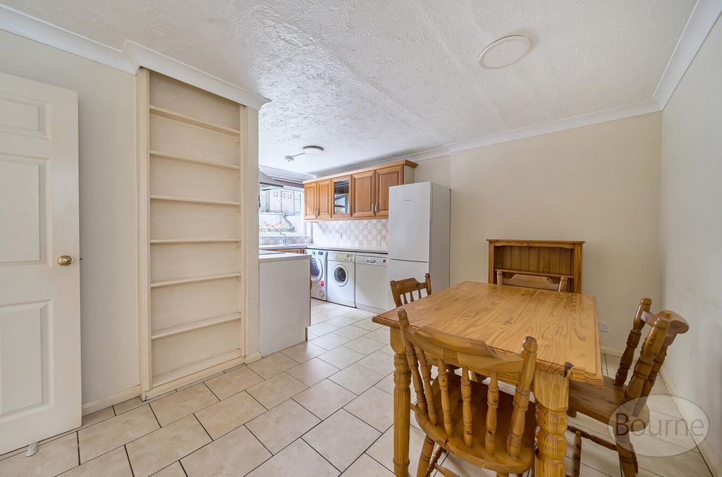 Property photo 3 of 18 Fa168E88-348d-4F6...