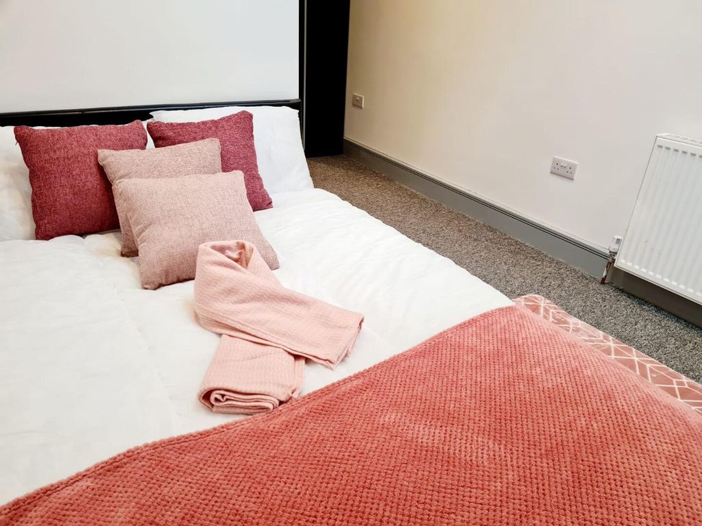 Property photo 1 of 12 Bedroom