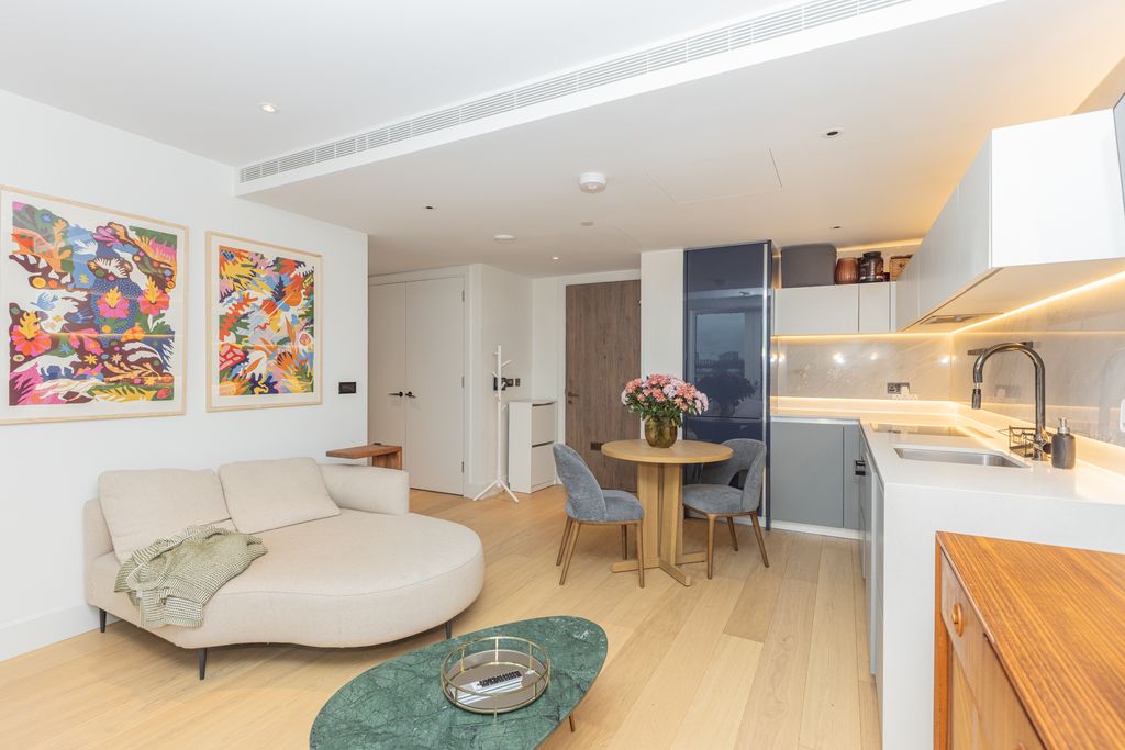 Property photo 3 of 32