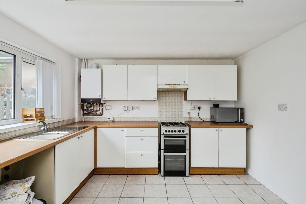 Property photo 3 of 20 Pbox-Img.Jpg
