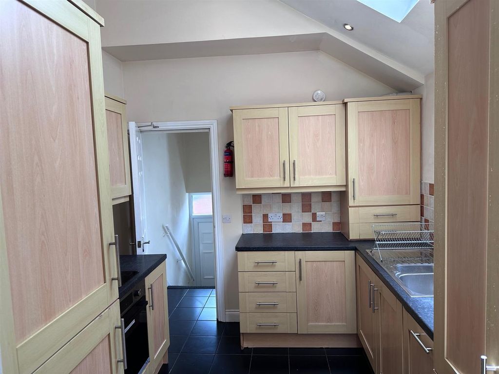 Property photo 1 of 12 Kitchen.Jpg