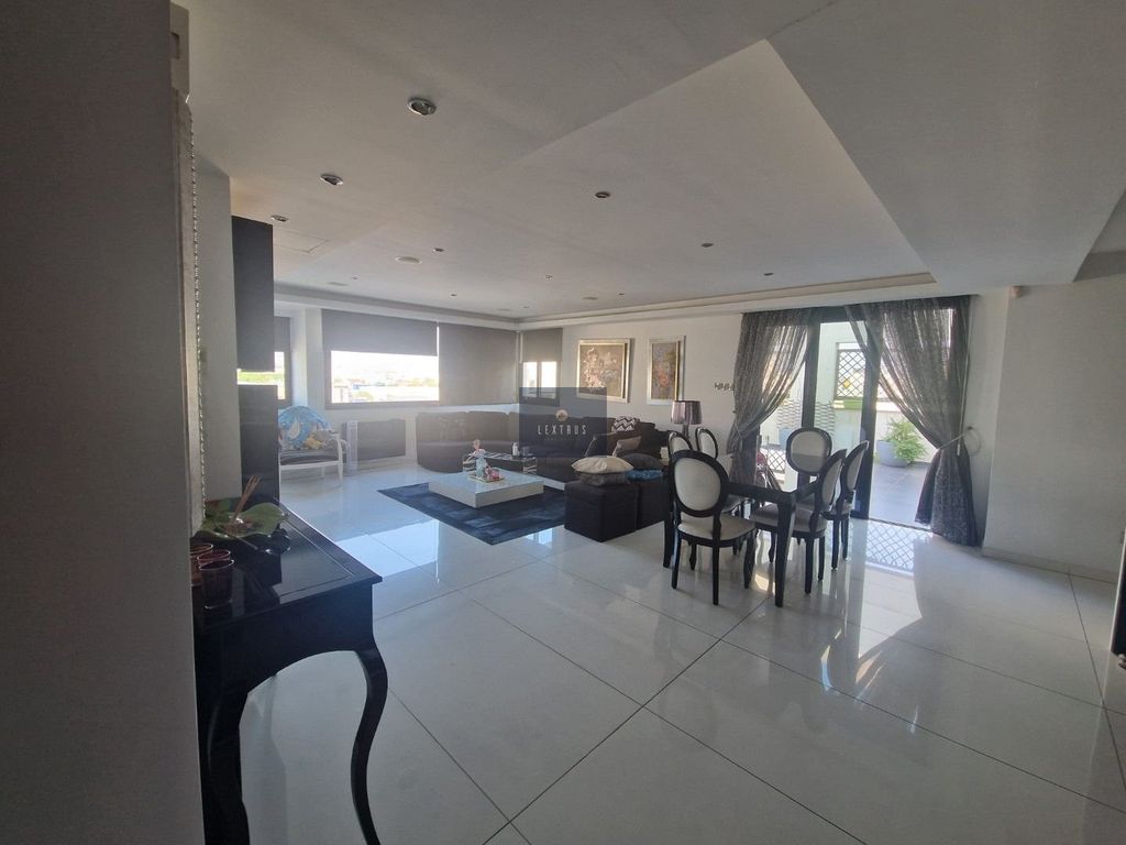 Property photo 3 of 28