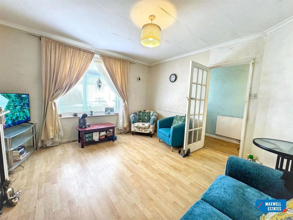 Property photo 2 of 13 2