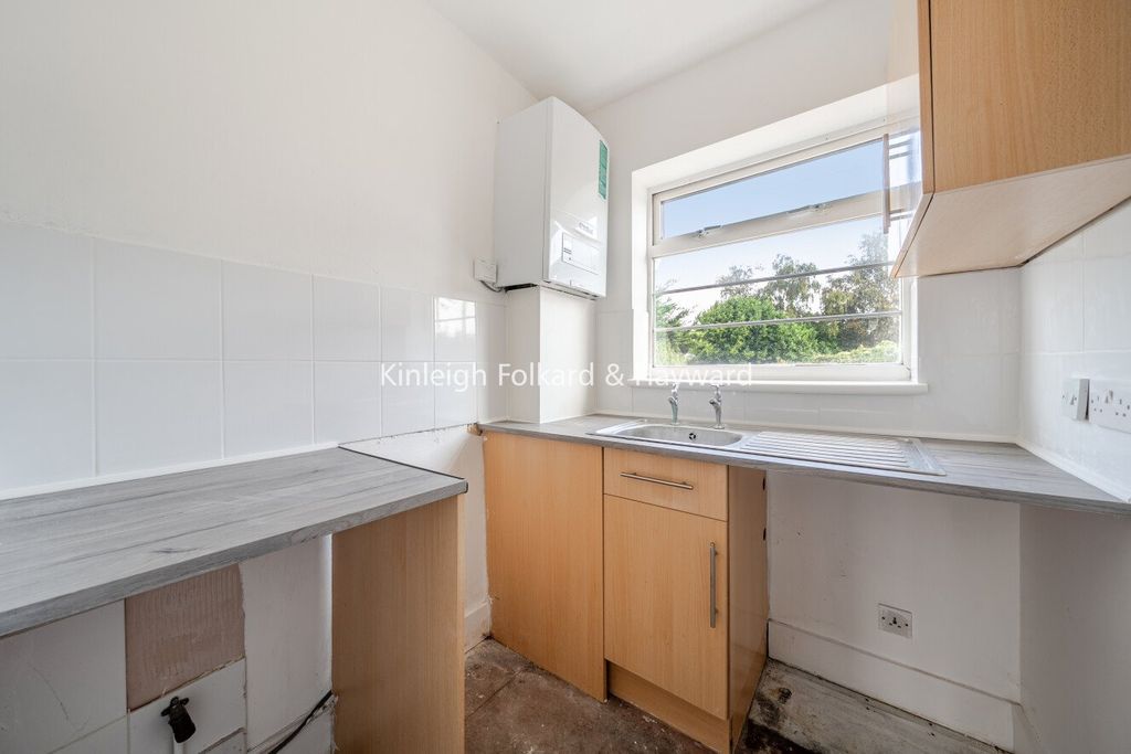 Property photo 2 of 14 Kitchen