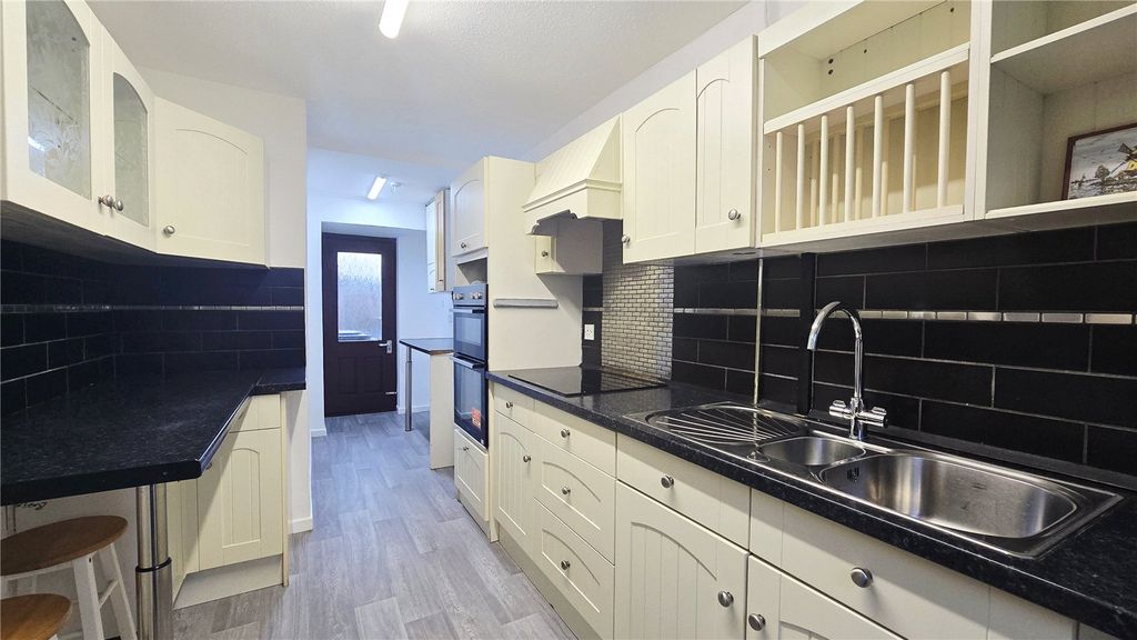 Property photo 3 of 14 Picture No. 05