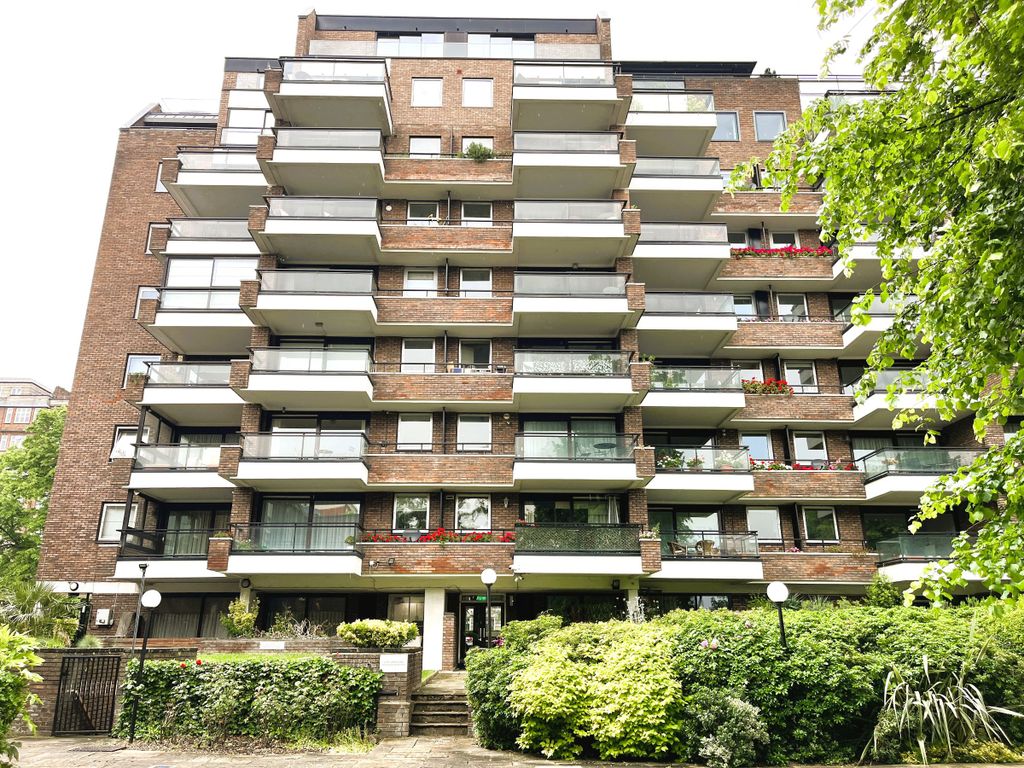 Property photo 2 of 12