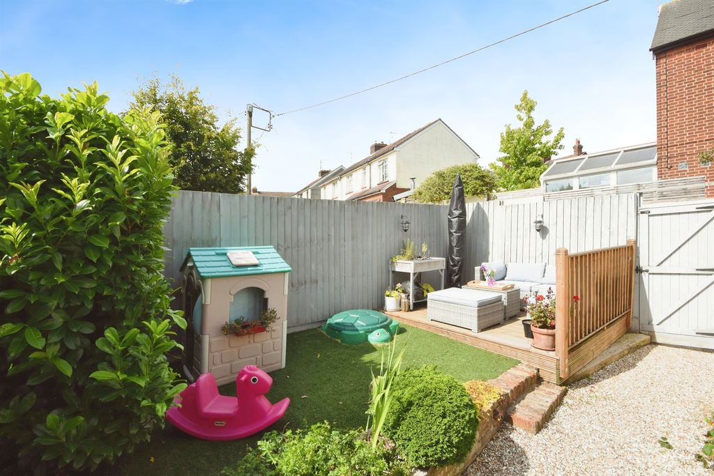 Property photo 3 of 17