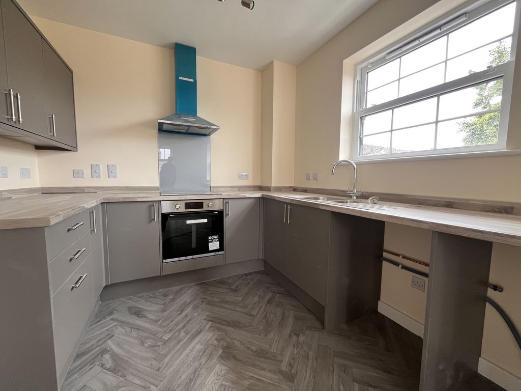 Property photo 1 of 6 Kitchen