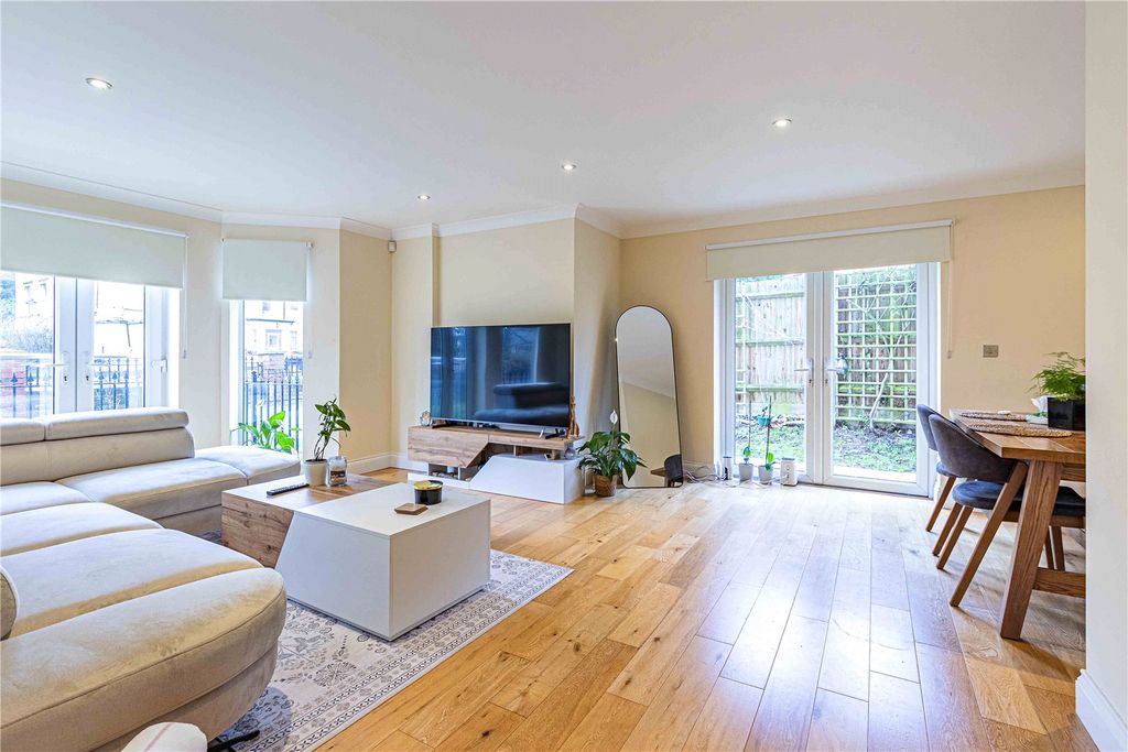 Property photo 2 of 27 Picture No. 38