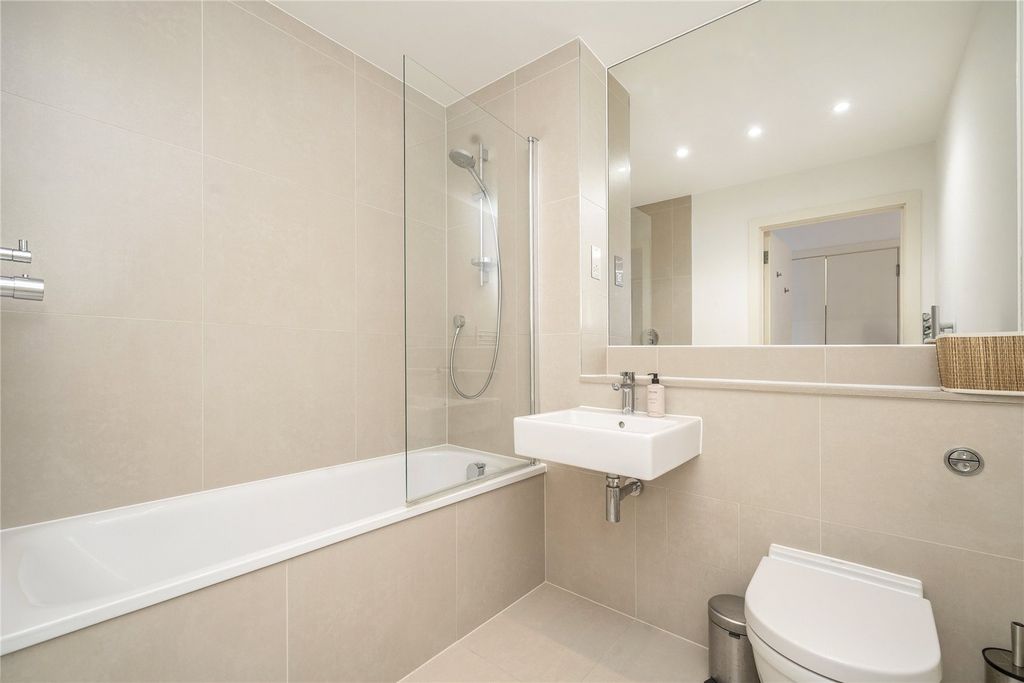 Property photo 3 of 13 Bathroom