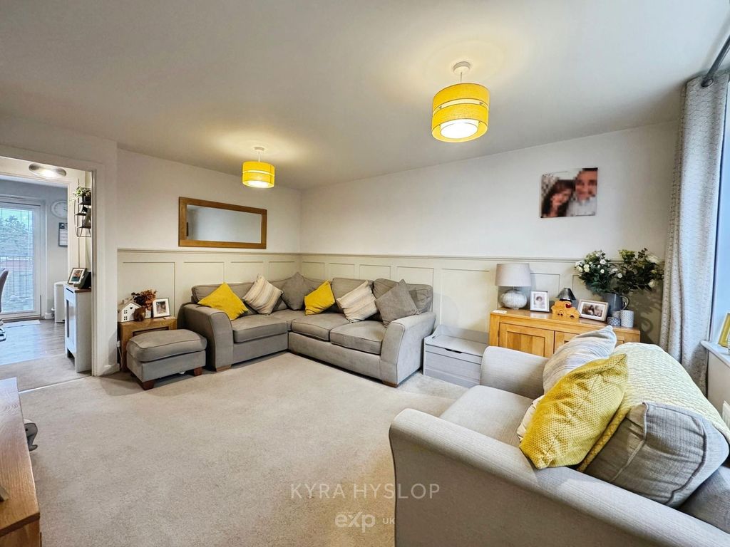 Property photo 3 of 21