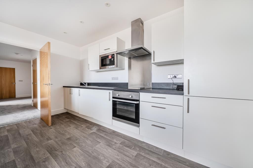 Property photo 3 of 12 Kitchen