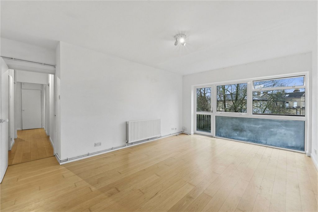 Property photo 2 of 13 Picture No. 21