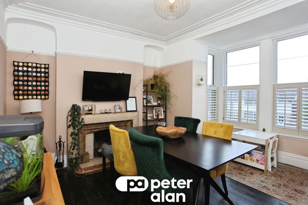 Property photo 2 of 28