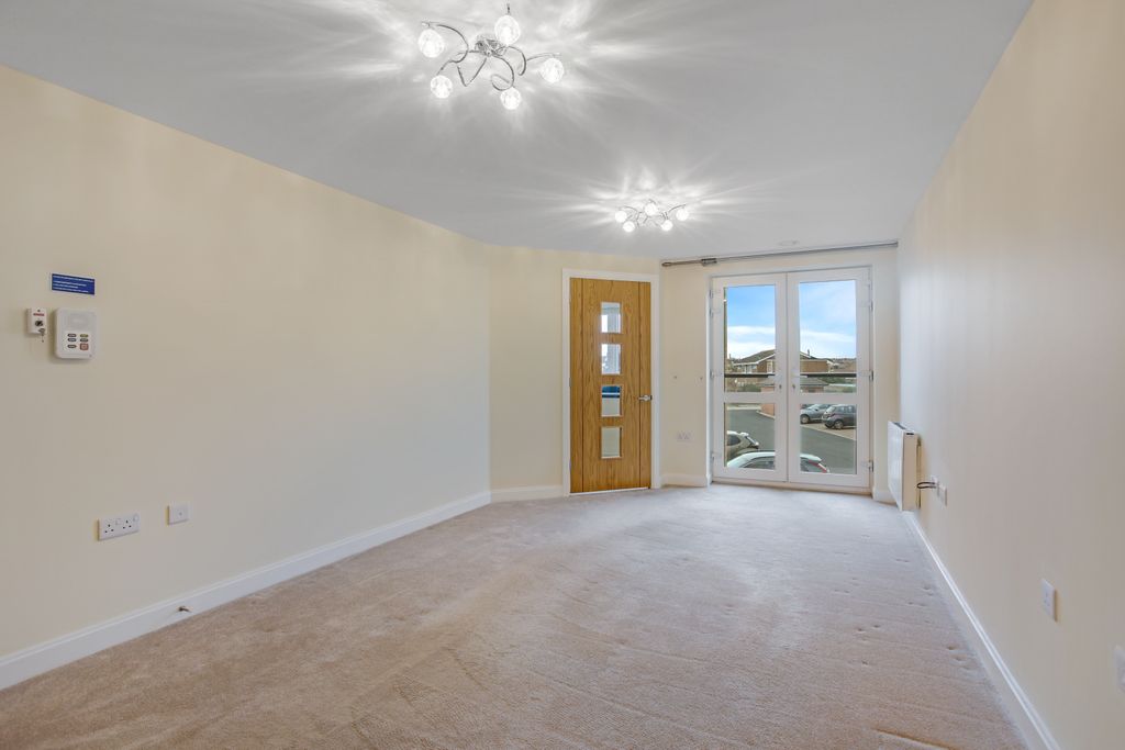 Property photo 2 of 9