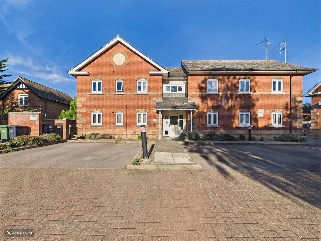 Property photo 1 of 11