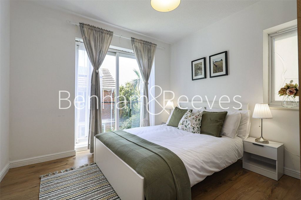 Property photo 1 of 22 Picture No. 01