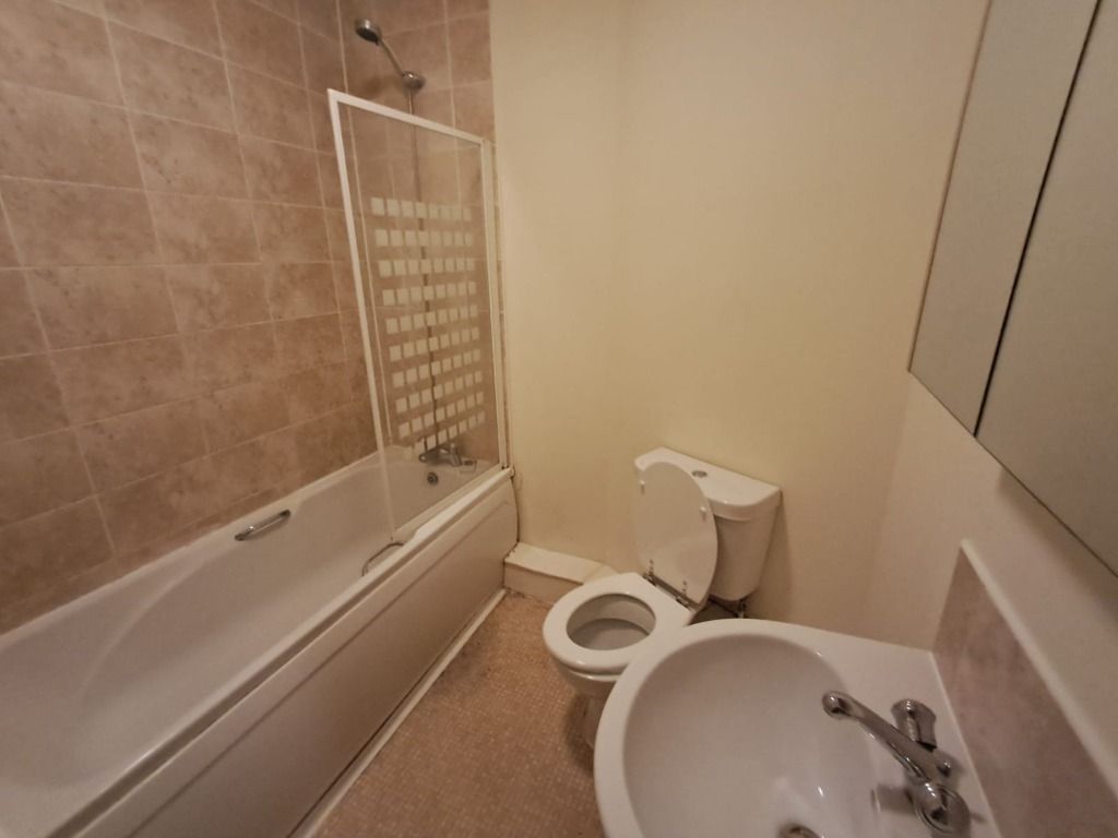 Additional image 4 of 2 bed flat to rentToll Road, Kincardine, Fife FK10