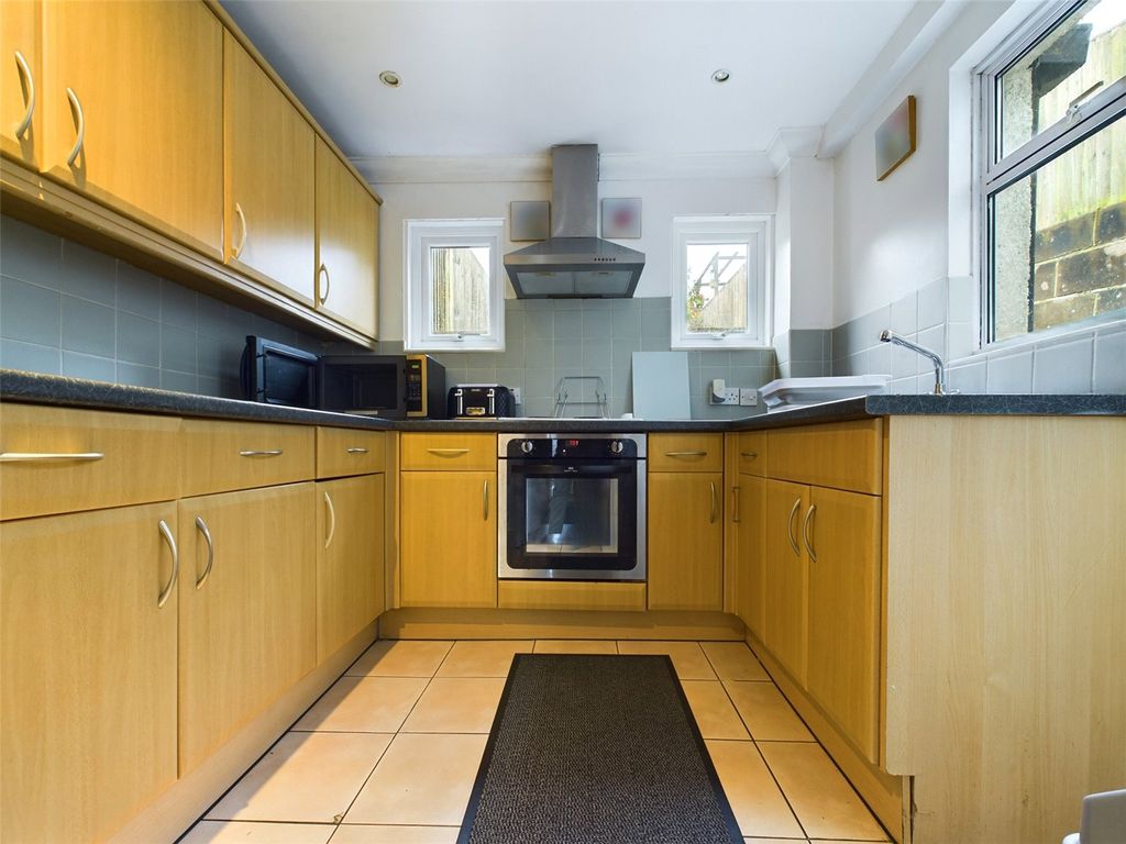 Property photo 3 of 15 Kitchen