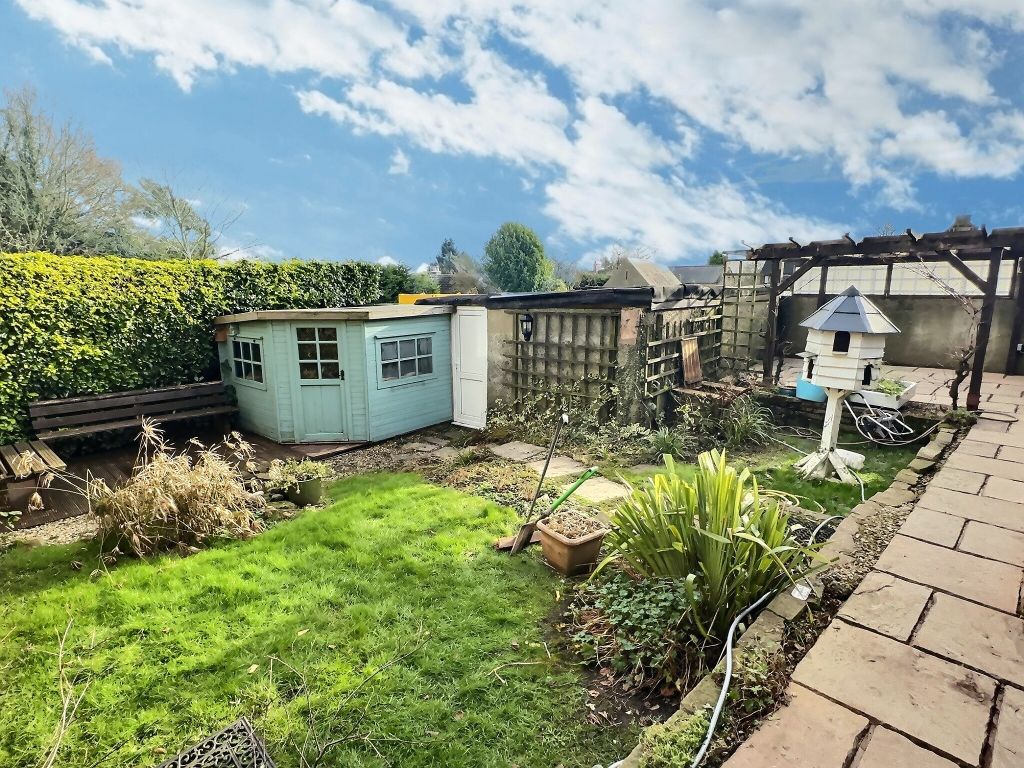 Property photo 2 of 11 Garden