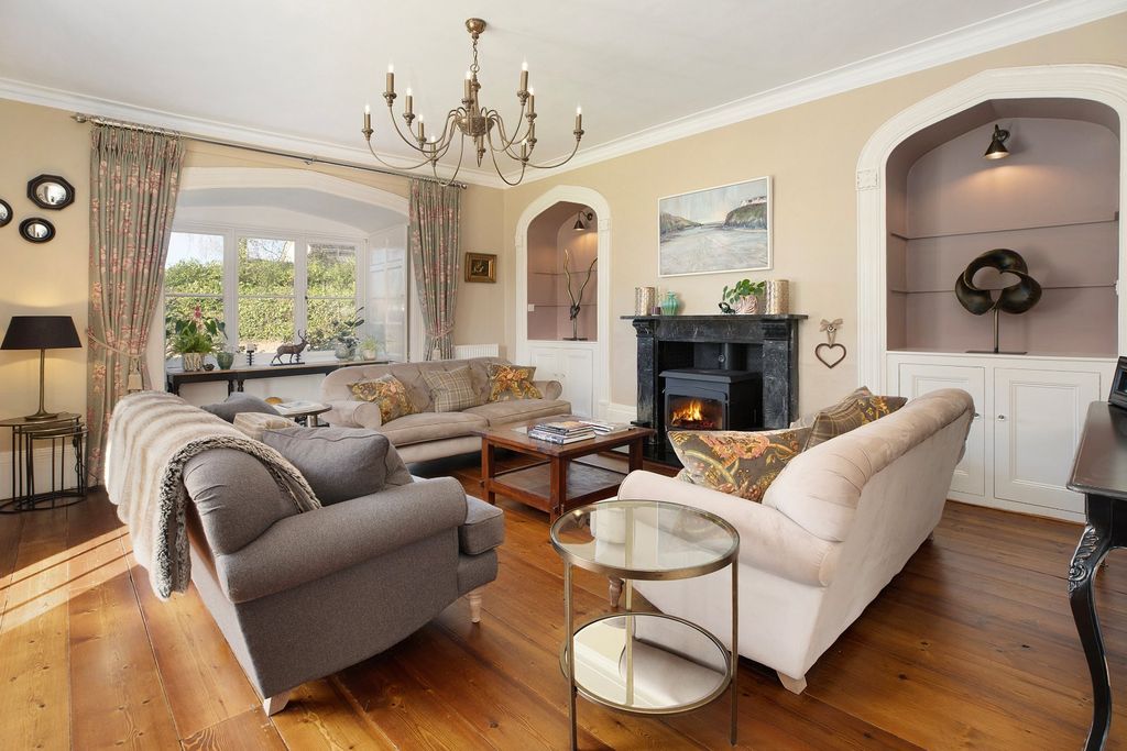 Property photo 3 of 24 Drawing Room