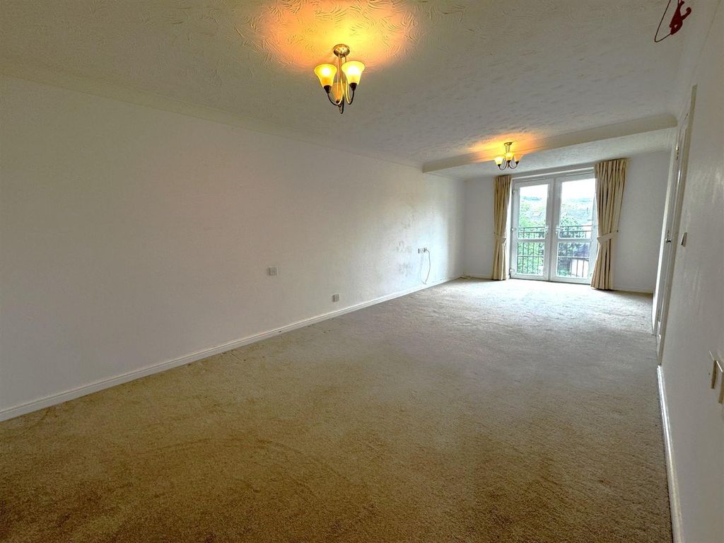 Property photo 3 of 13 2.Jpg