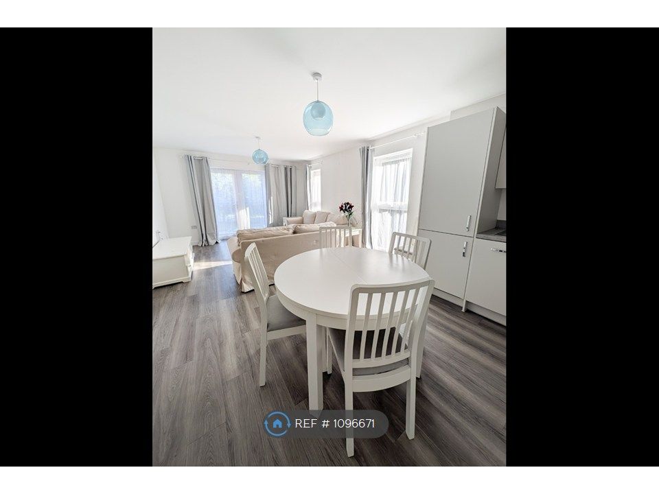 Property photo 1 of 11 Dining Area