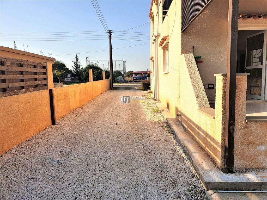 Property photo 3 of 27