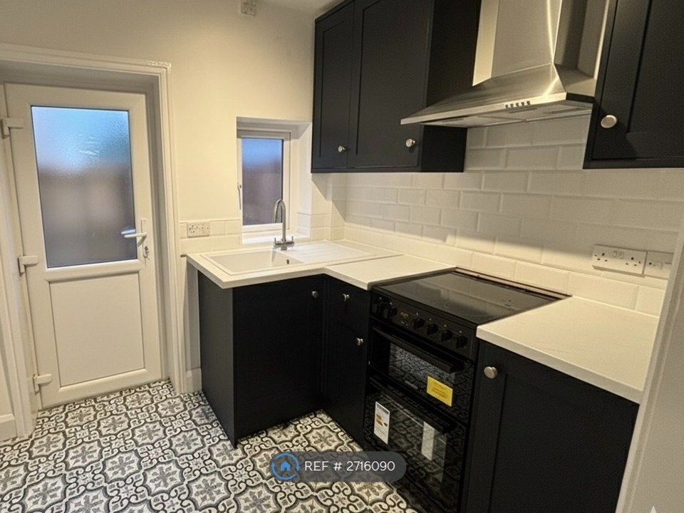 Property photo 3 of 16 Kitchen